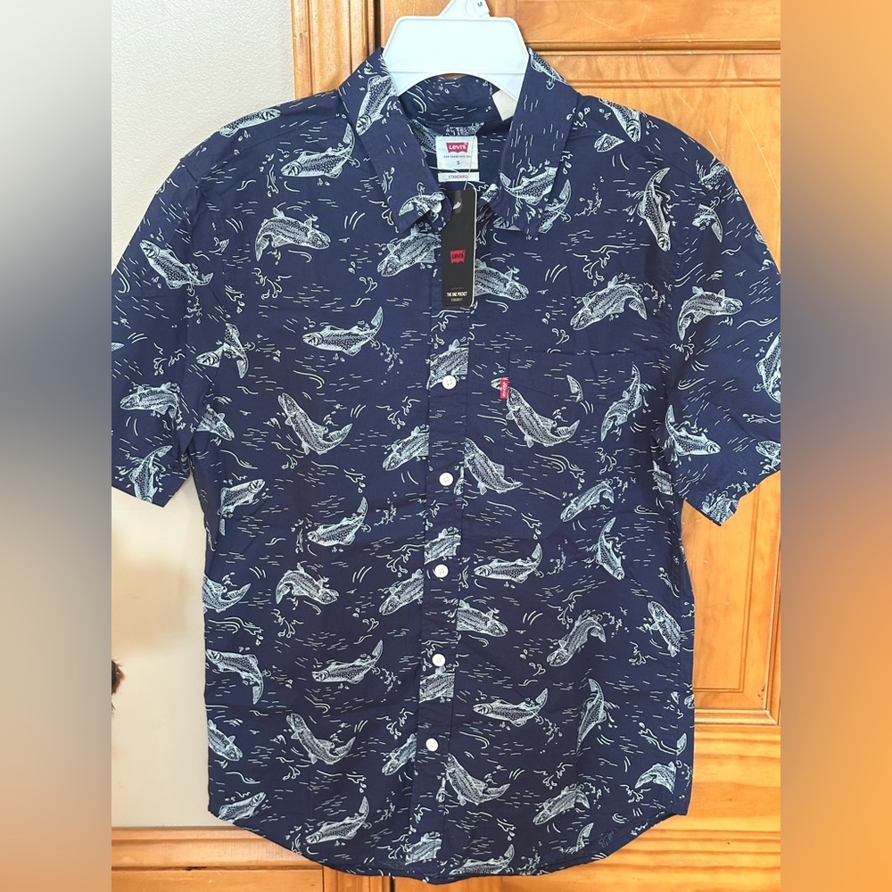 NWT LEVI’S One Pocket Button Shirt Naval Academy Fishing Print men’s Small Phish